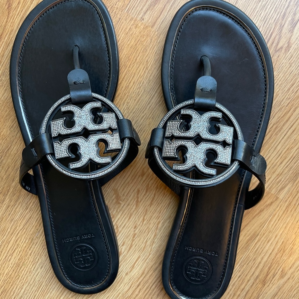 Brand new never worn Tory Burch size 8.5 rhinestone Miller